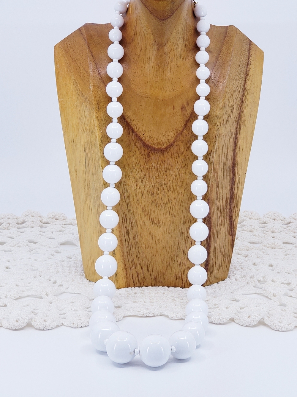 A2021 Classic White Long Lucite Beaded Necklace 12.5"